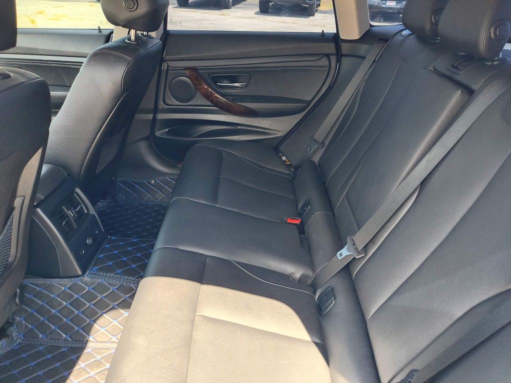 2015 BMW 3 Series Image 27