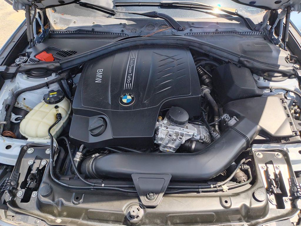 2015 BMW 3 Series Image 33