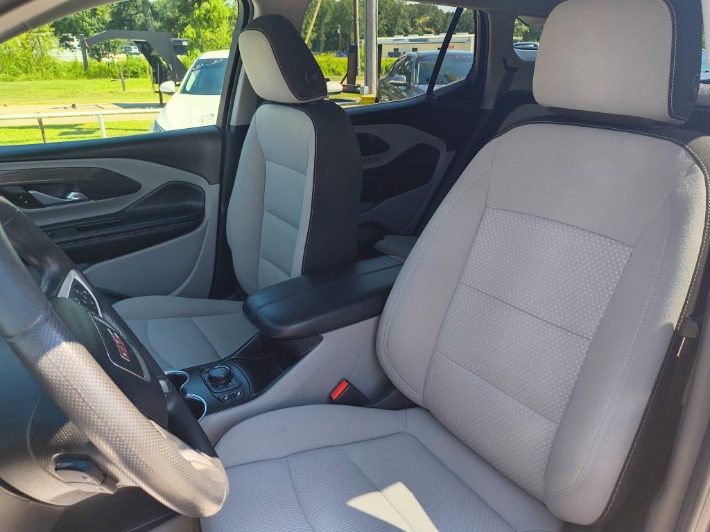 2022 GMC Terrain Image 13
