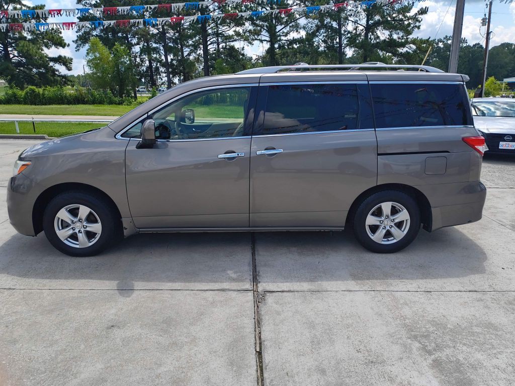 2016 Nissan Quest Image 2