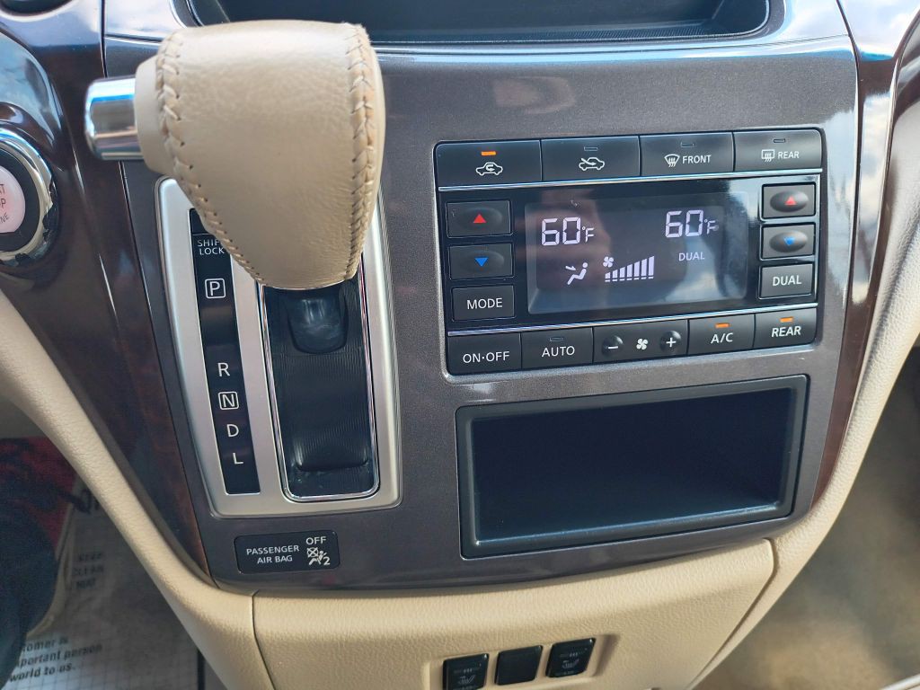 2016 Nissan Quest Image 20