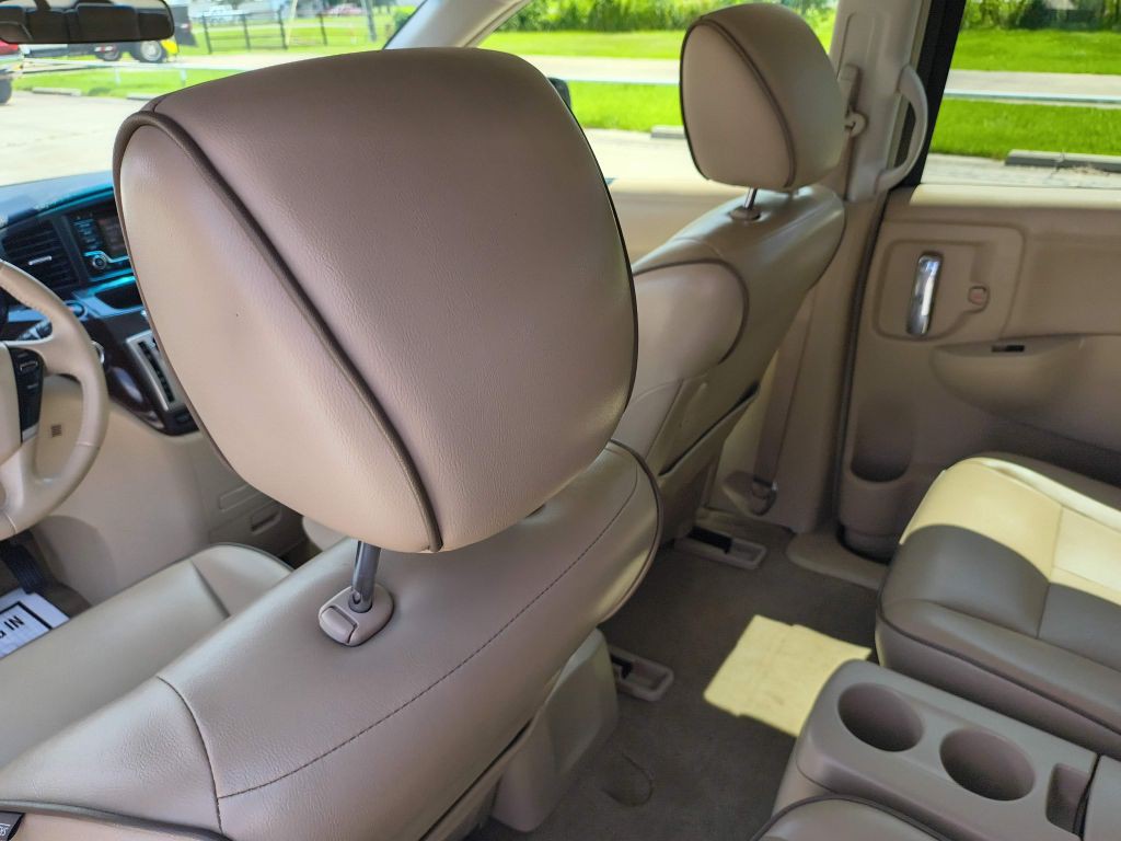 2016 Nissan Quest Image 25