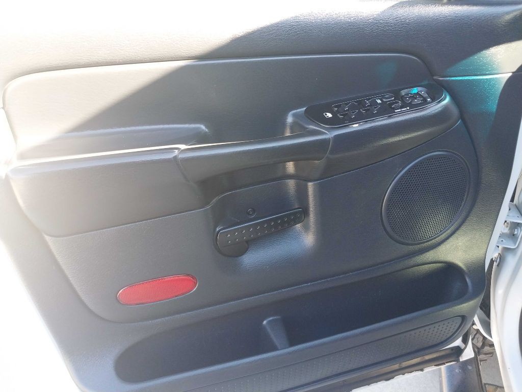 2004 Dodge Ram 3500 Image 13