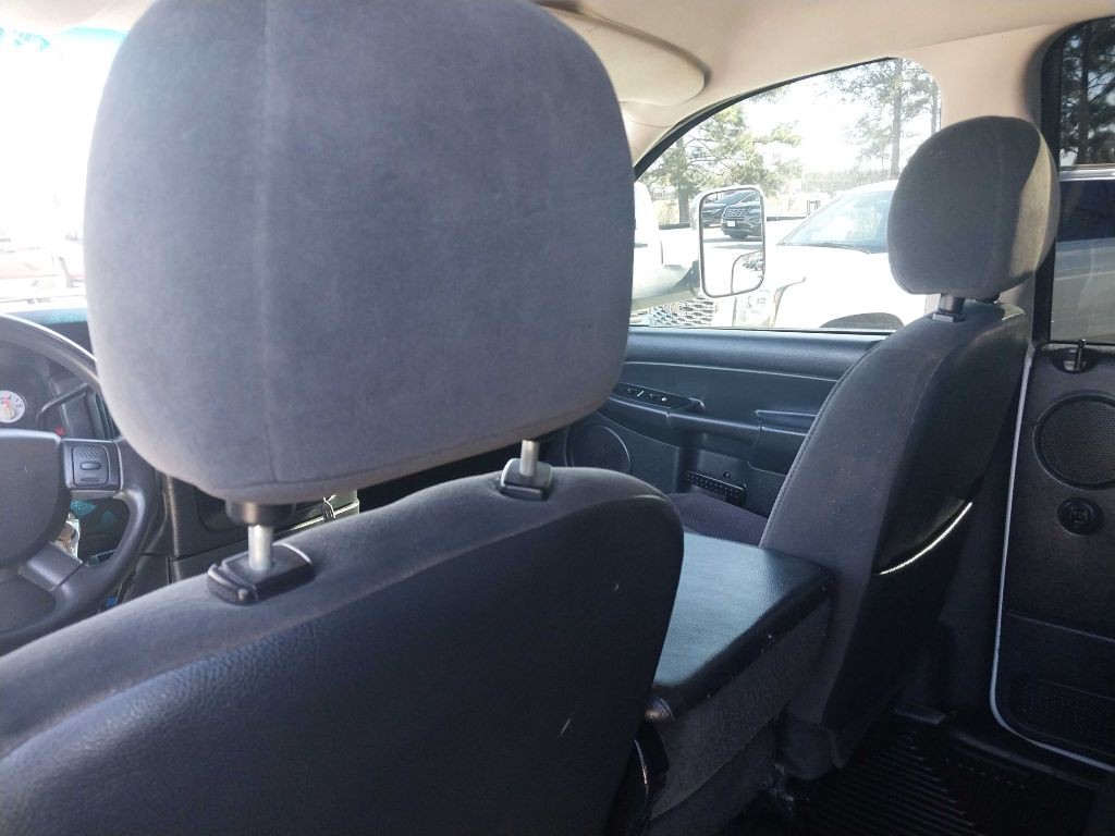 2004 Dodge Ram 3500 Image 21