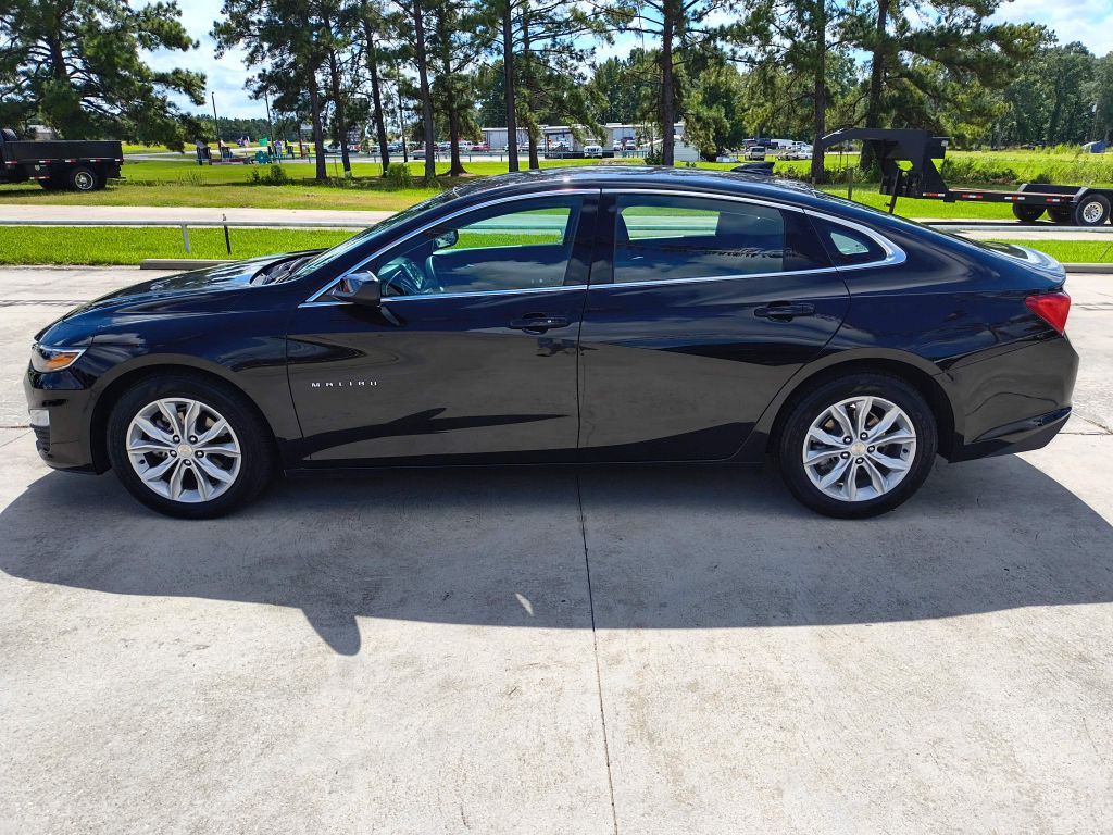 2024 Chevrolet Malibu Image 2