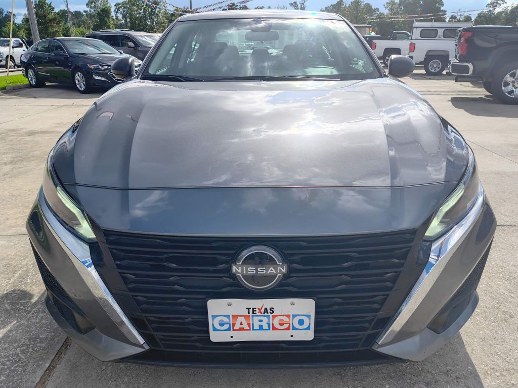 2024 Nissan Altima Image 8