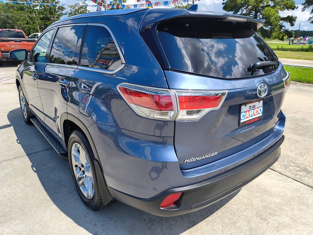 2015 Toyota Highlander Image 4