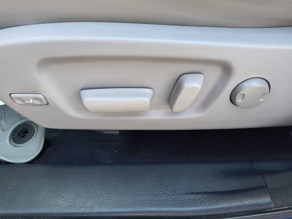 2015 Toyota Highlander Image 15
