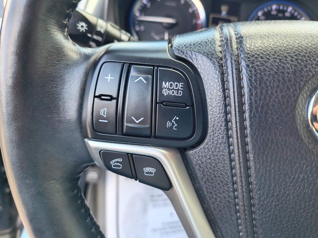 2015 Toyota Highlander Image 18