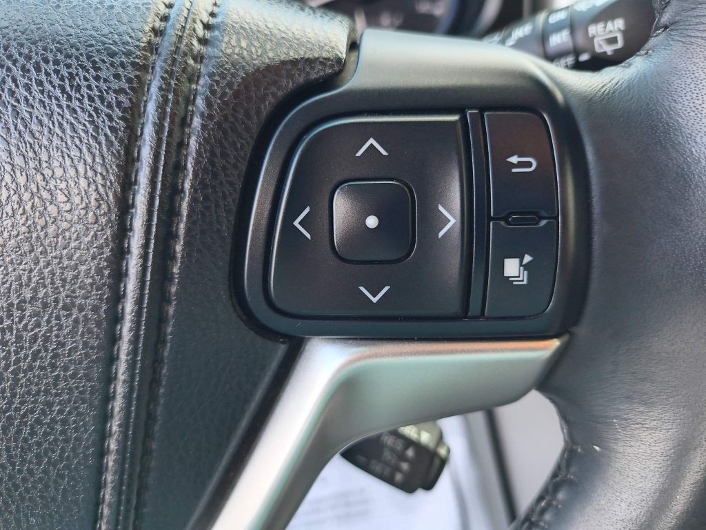 2015 Toyota Highlander Image 19