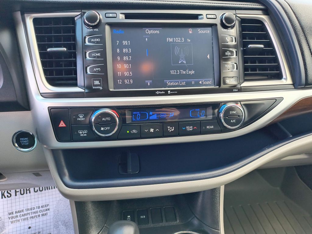 2015 Toyota Highlander Image 21