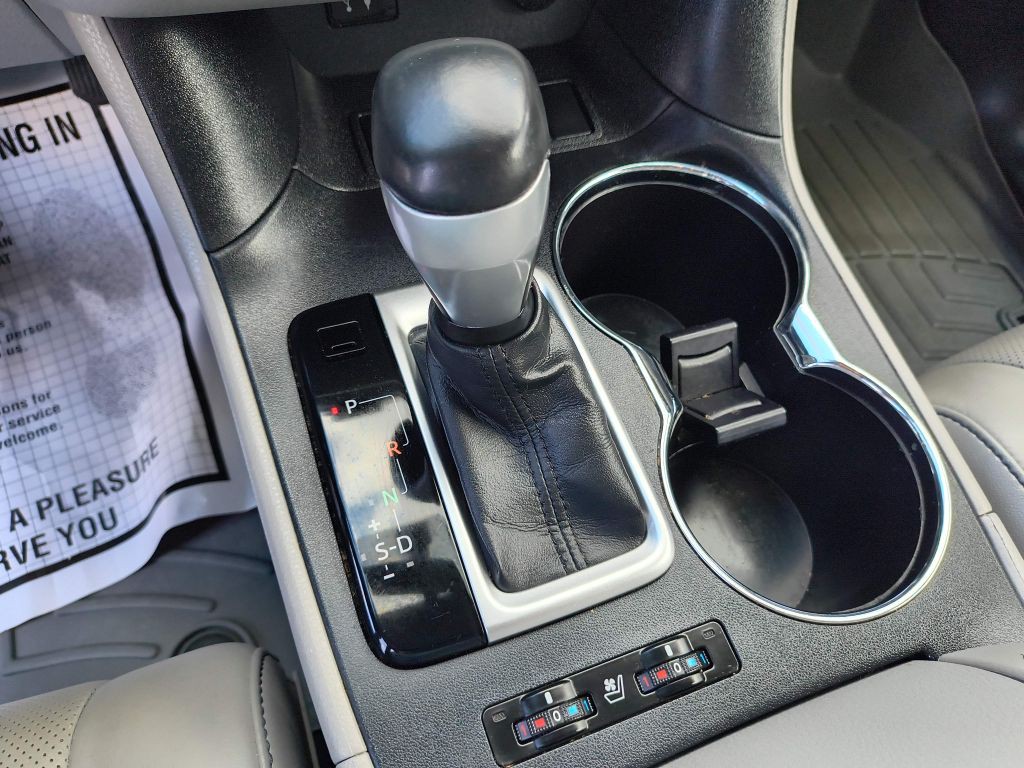 2015 Toyota Highlander Image 24