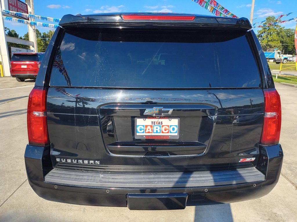 2017 Chevrolet Suburban Image 4