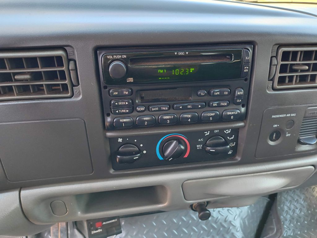 2002 Ford F-250 Image 21