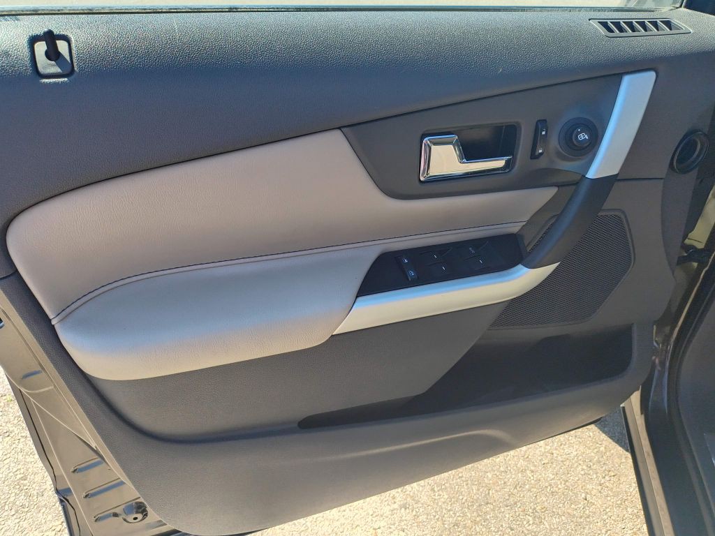 2011 Ford Edge Image 11