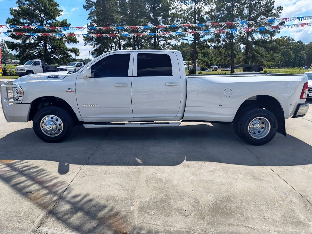 2021 RAM 3500 Image 2