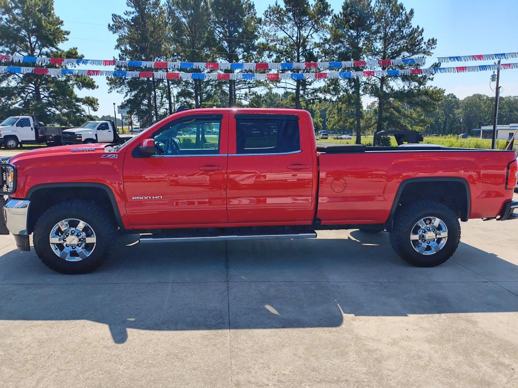 2018 GMC Sierra Image 2