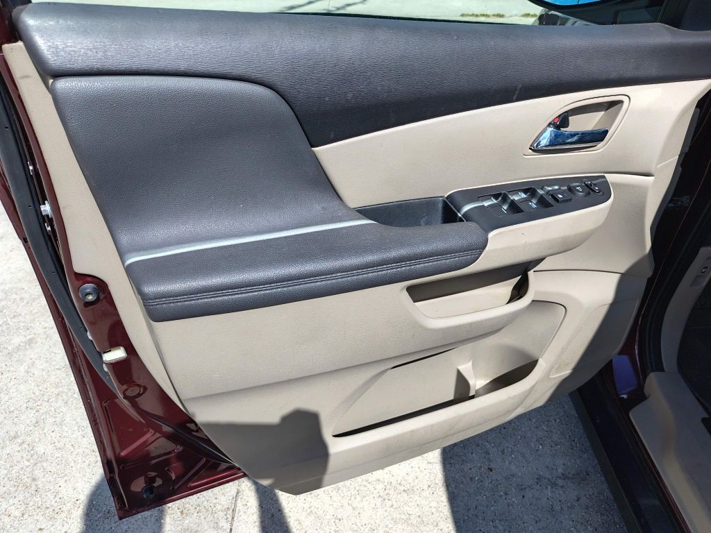 2016 Honda Odyssey Image 11