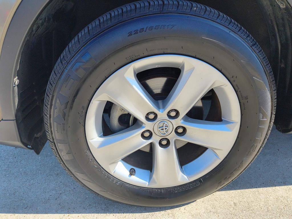 2013 Toyota Rav4 Image 9