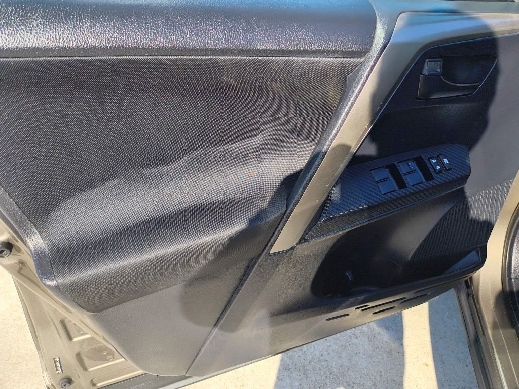 2013 Toyota Rav4 Image 11