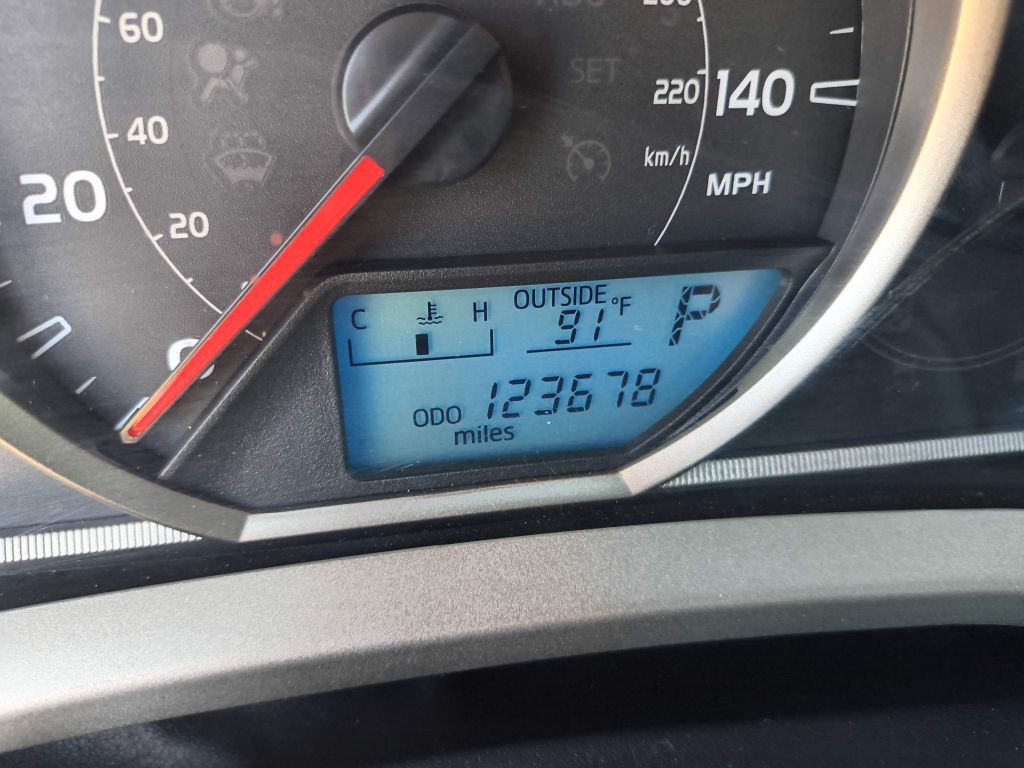 2013 Toyota Rav4 Image 17