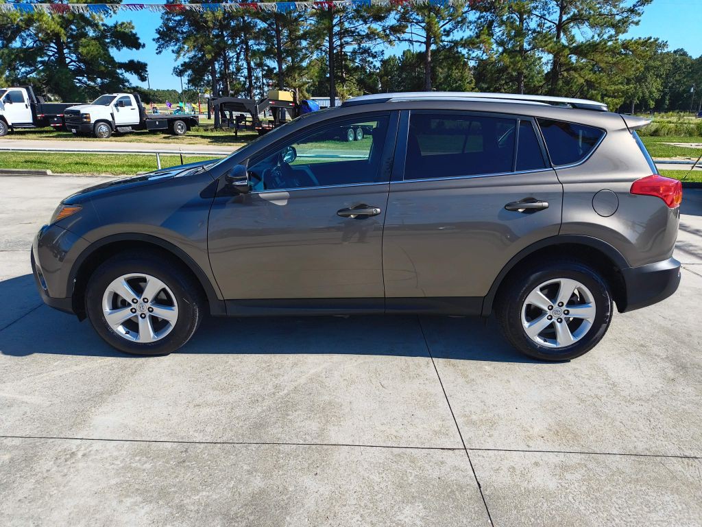 2013 Toyota Rav4 Image 2
