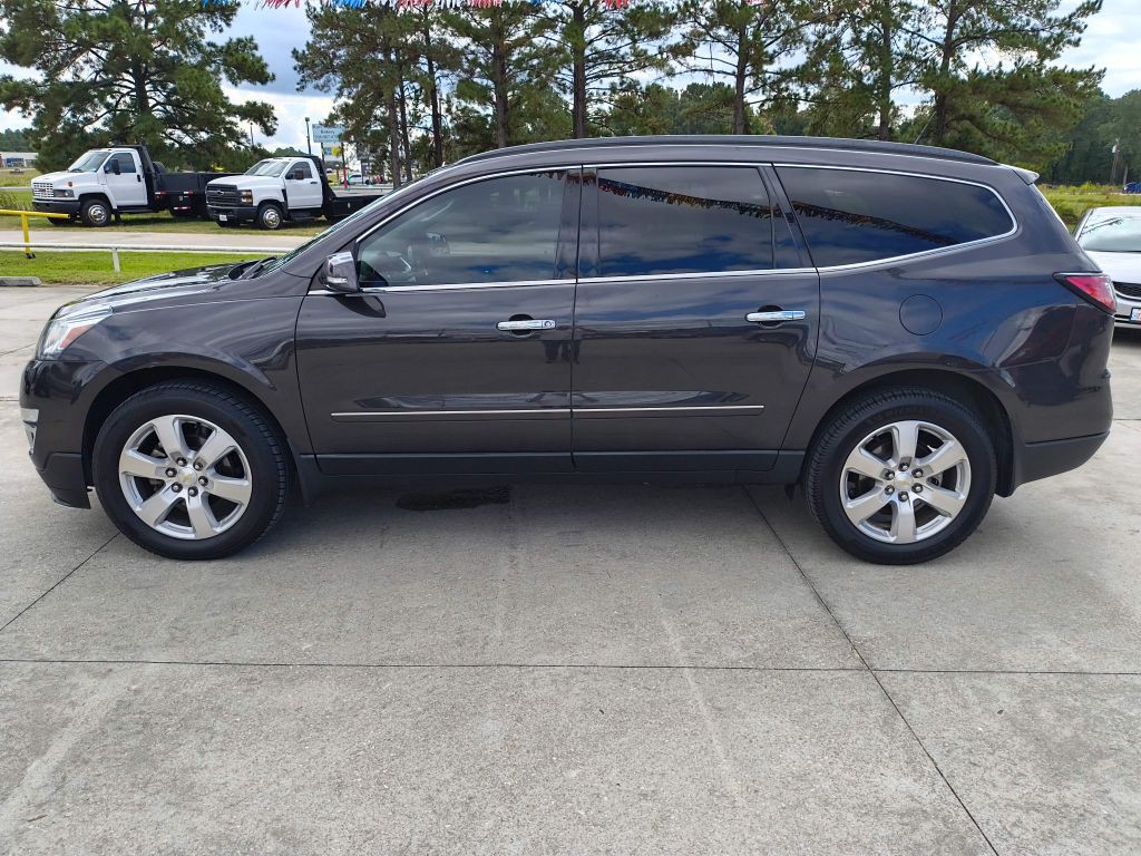 2017 Chevrolet Traverse Image 2