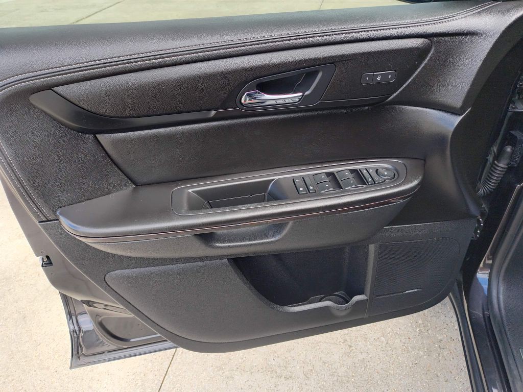 2017 Chevrolet Traverse Image 11