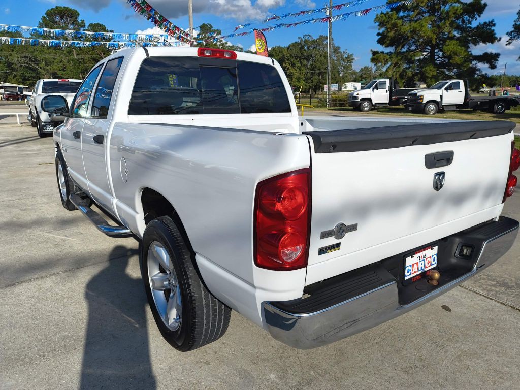 2008 Dodge Ram 1500 Image 2