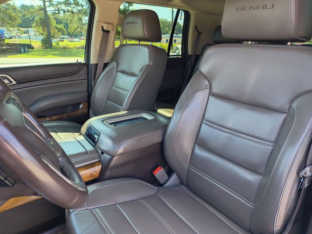 2015 GMC Yukon Image 17