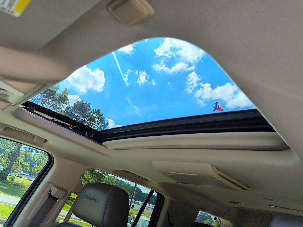 2015 GMC Yukon Image 28