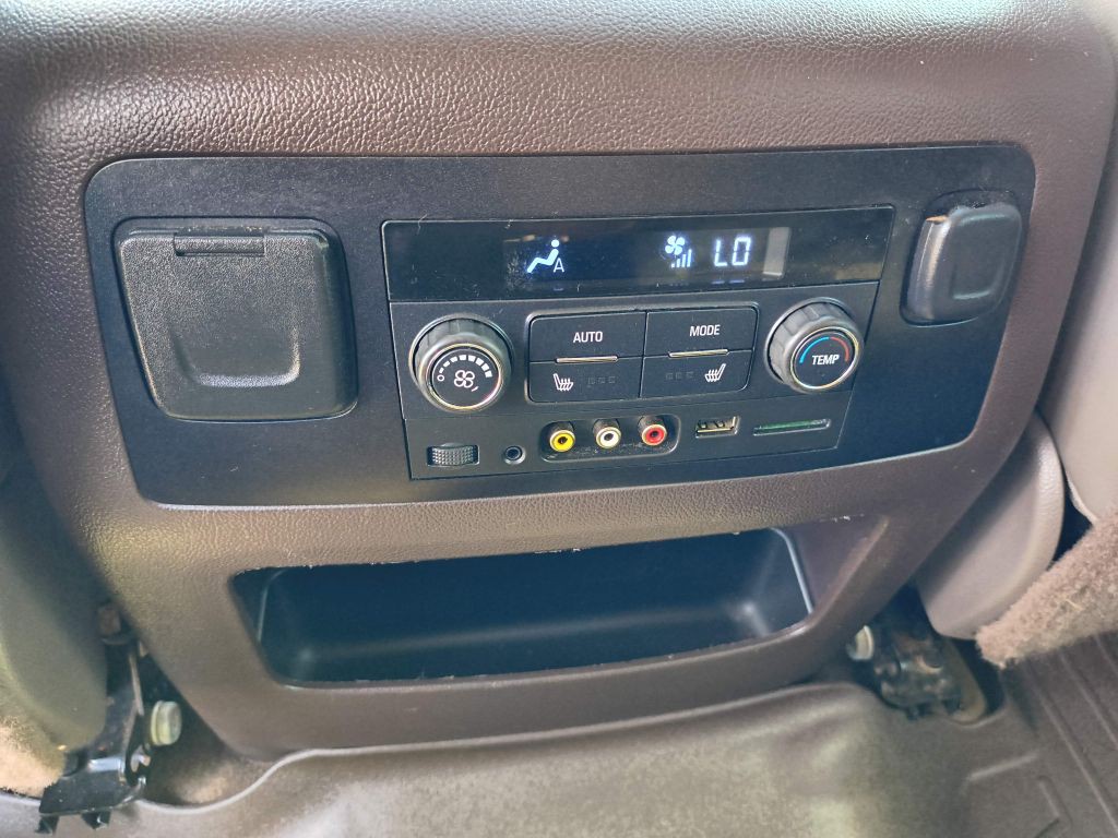 2015 GMC Yukon Image 32