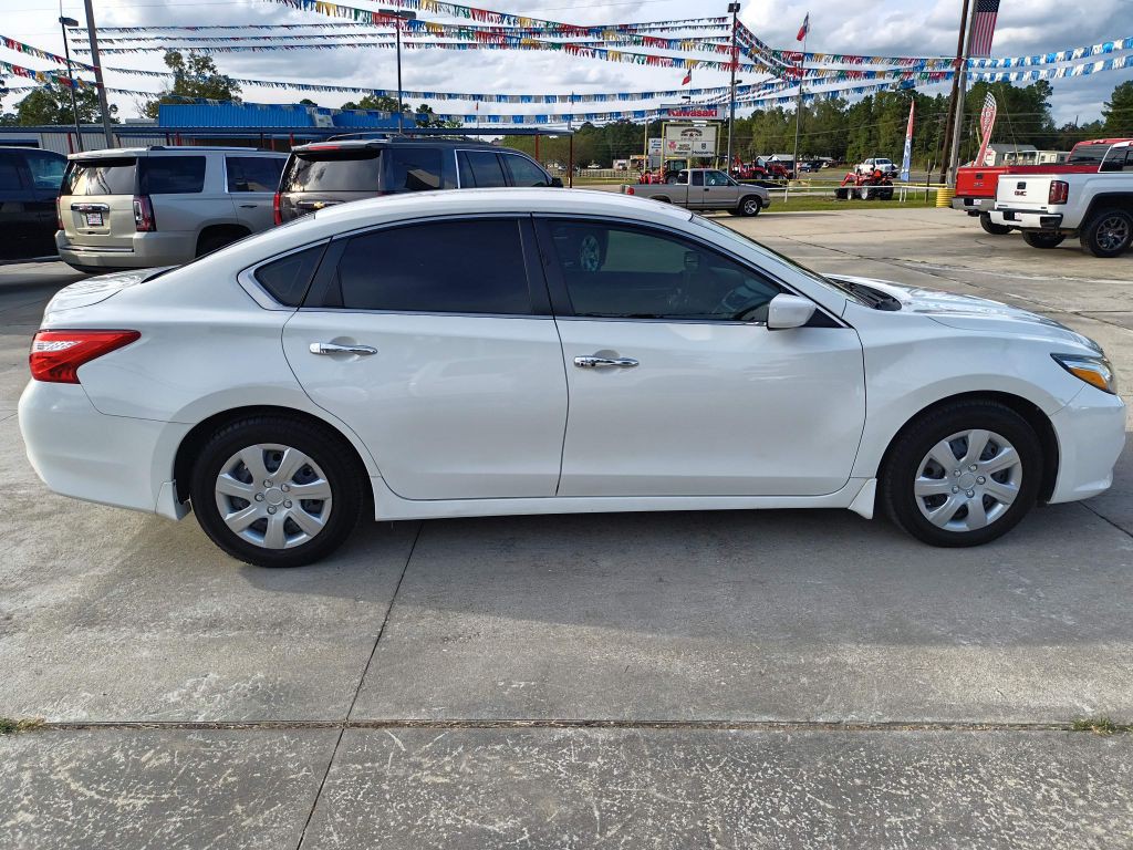 2016 Nissan Altima Image 6