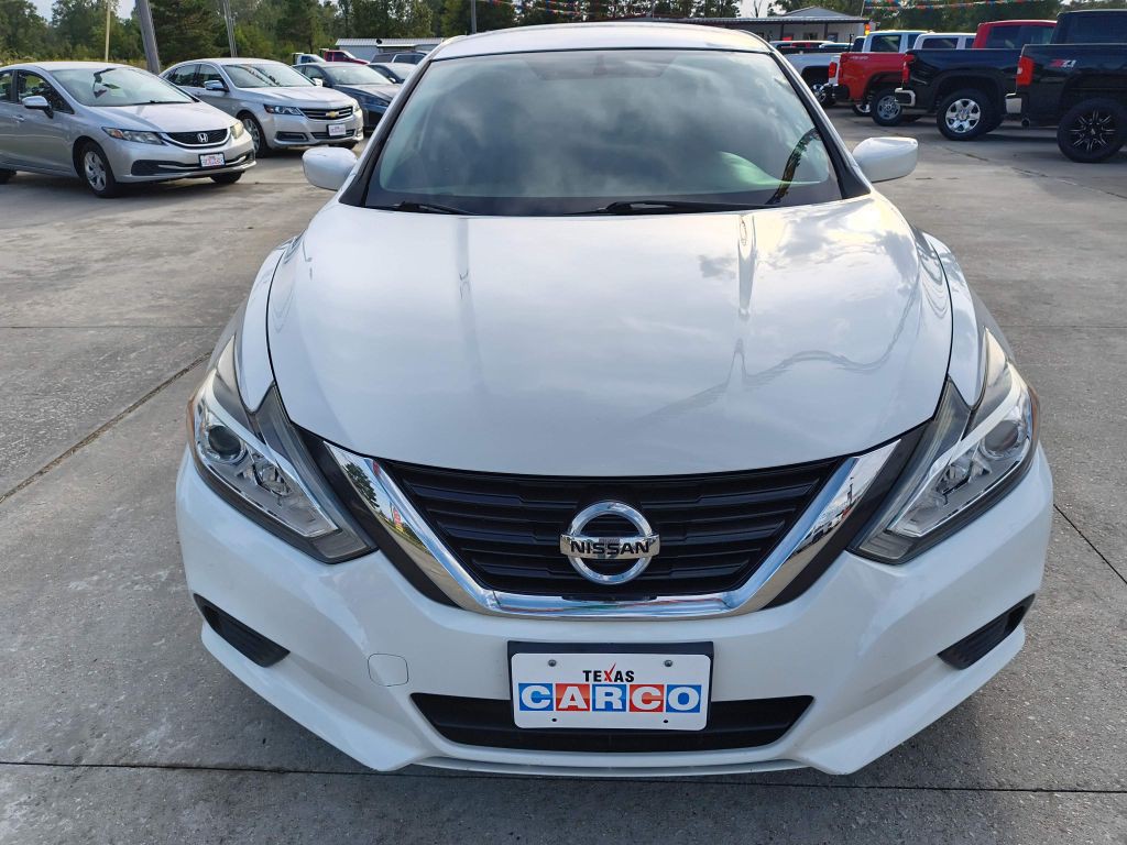 2016 Nissan Altima Image 8