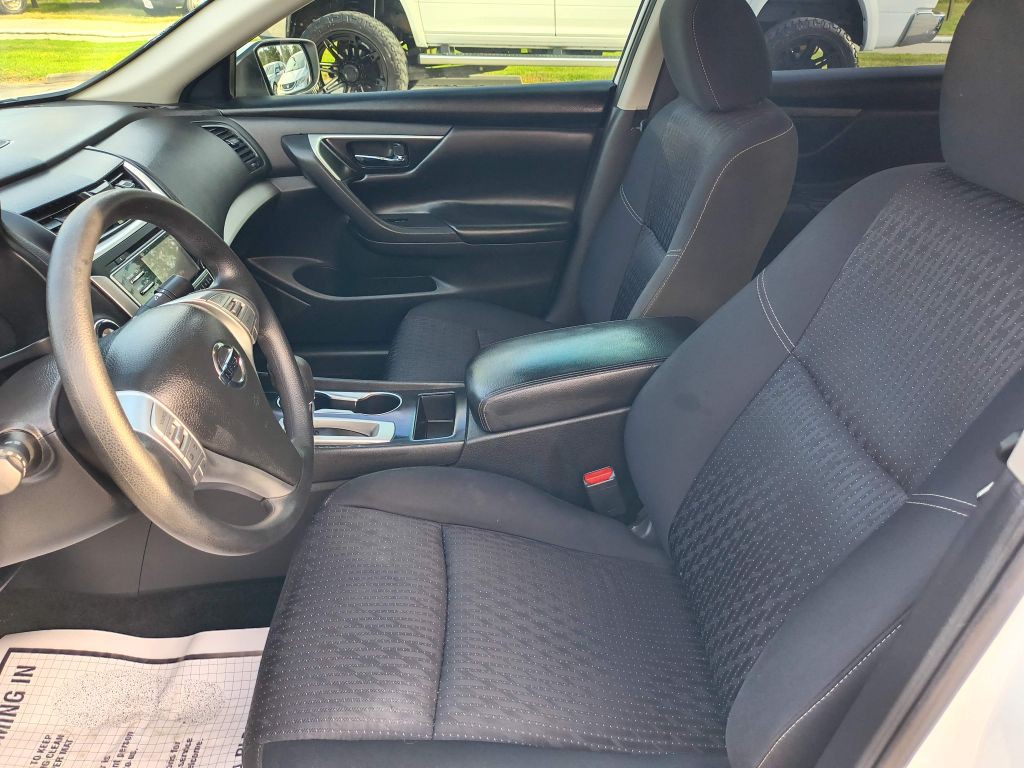 2016 Nissan Altima Image 12