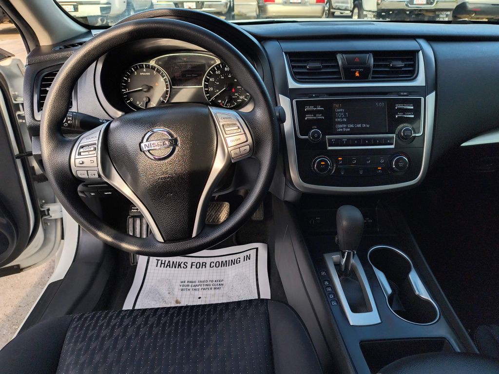 2016 Nissan Altima Image 15