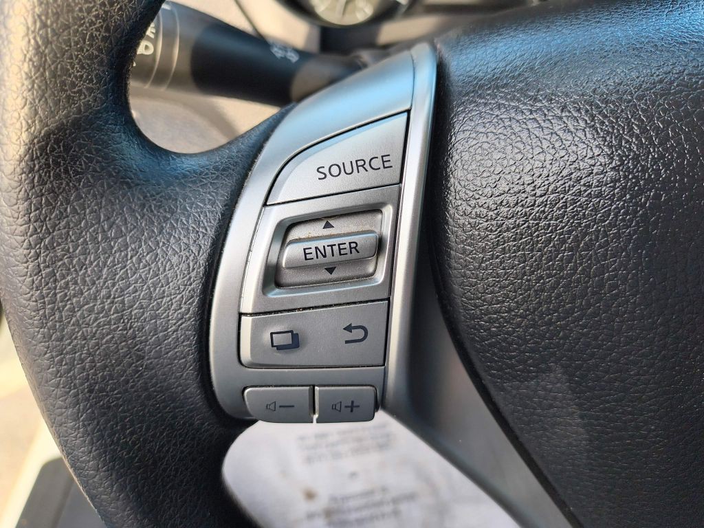 2016 Nissan Altima Image 16
