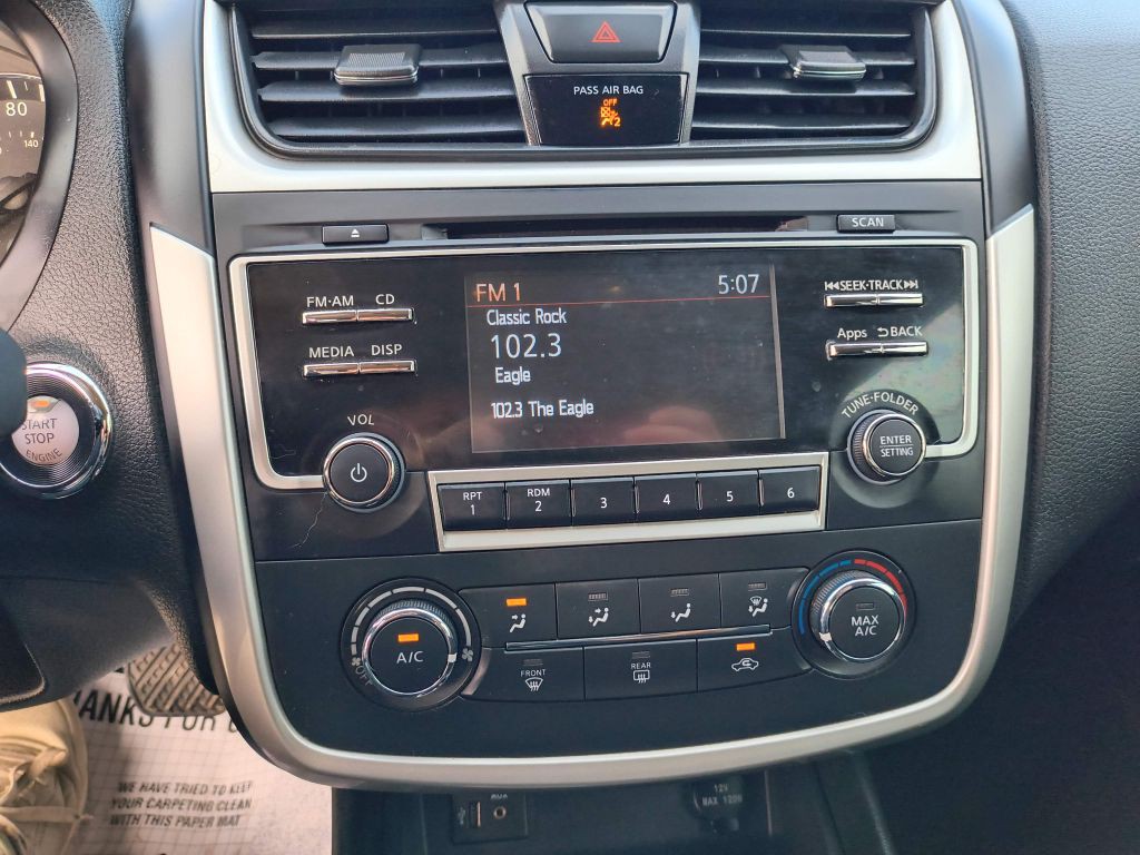 2016 Nissan Altima Image 19