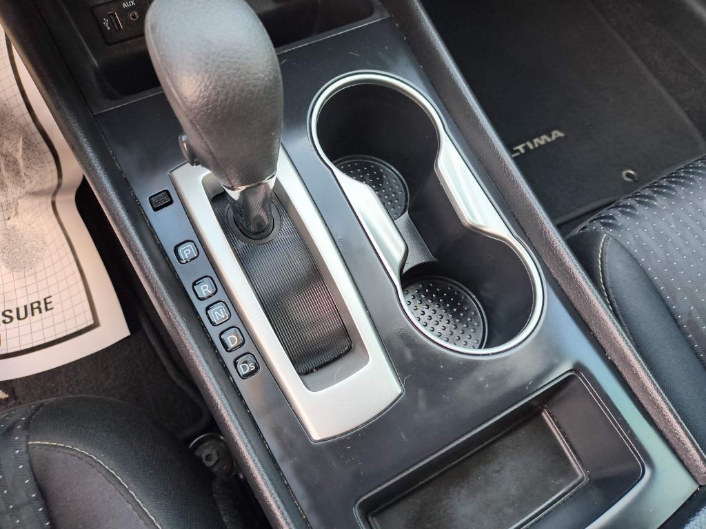 2016 Nissan Altima Image 21