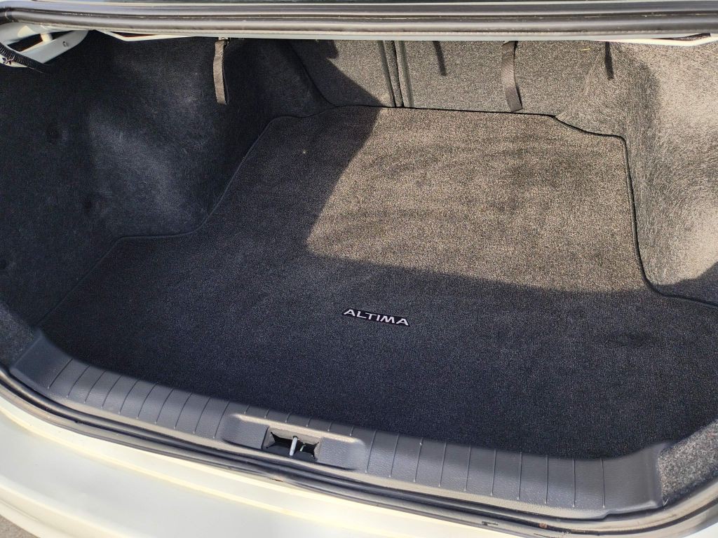 2016 Nissan Altima Image 26