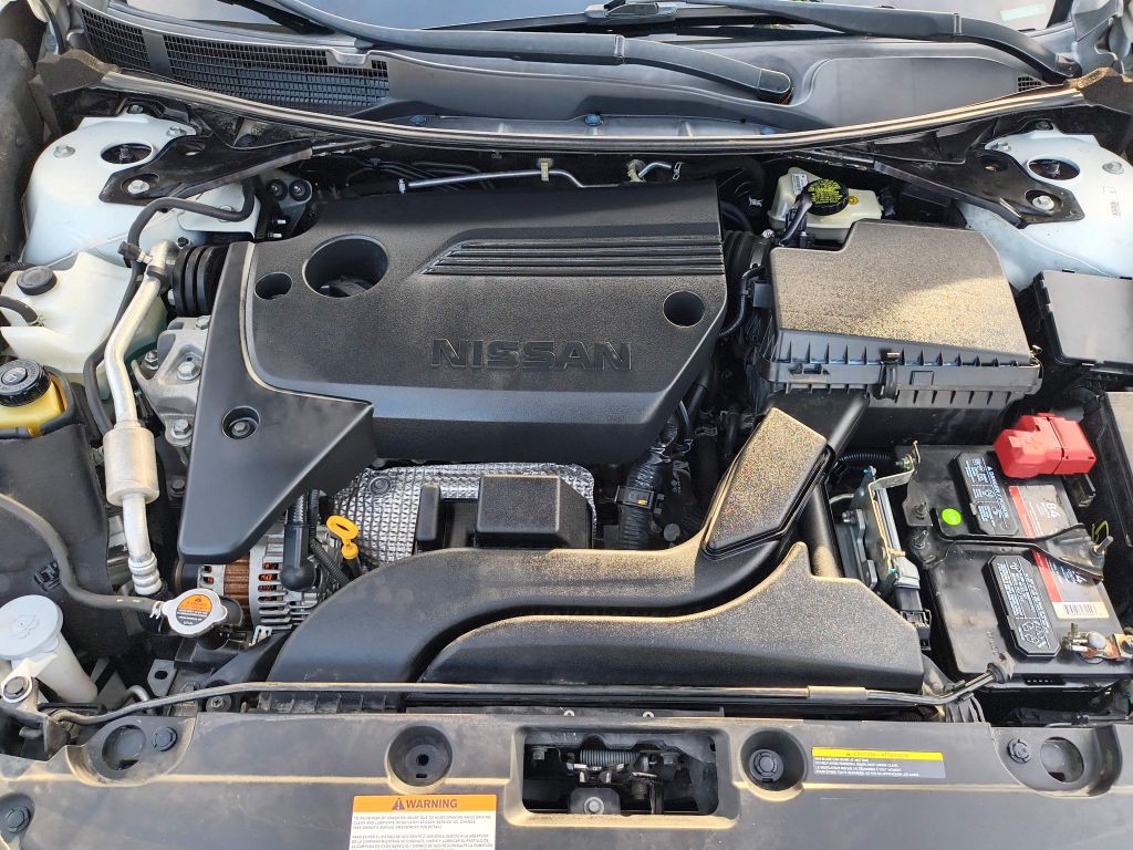 2016 Nissan Altima Image 28