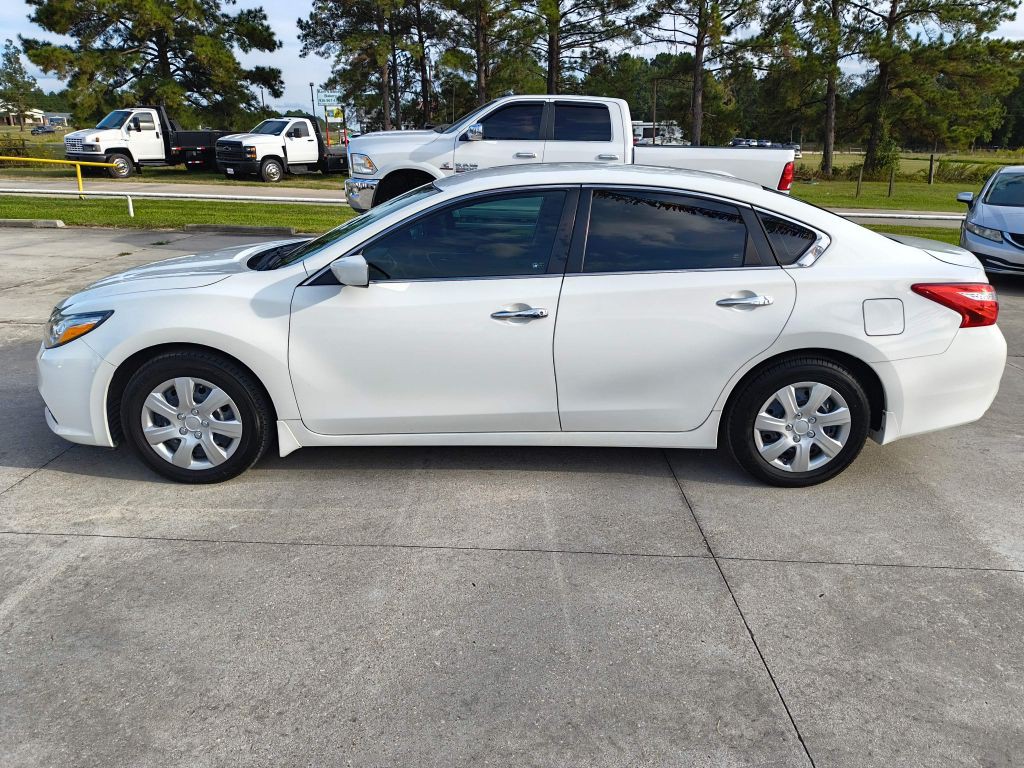 2016 Nissan Altima Image 2
