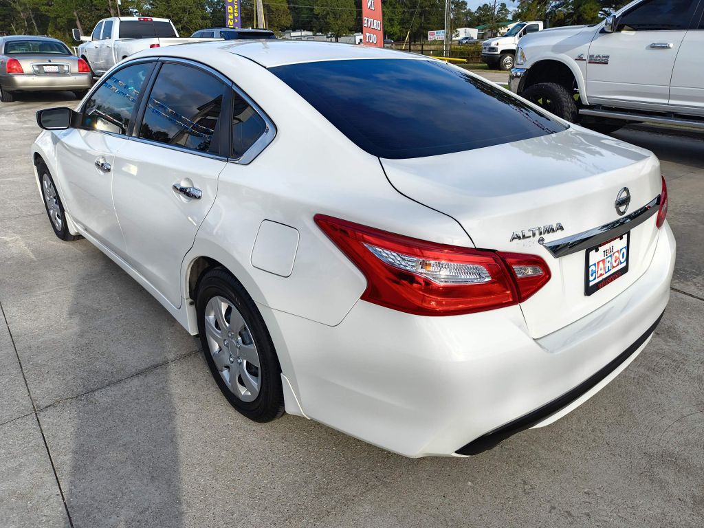 2016 Nissan Altima Image 3
