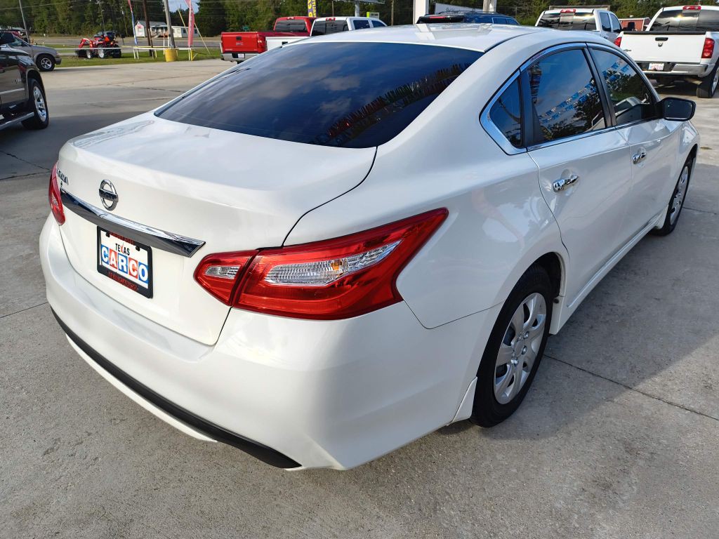 2016 Nissan Altima Image 5