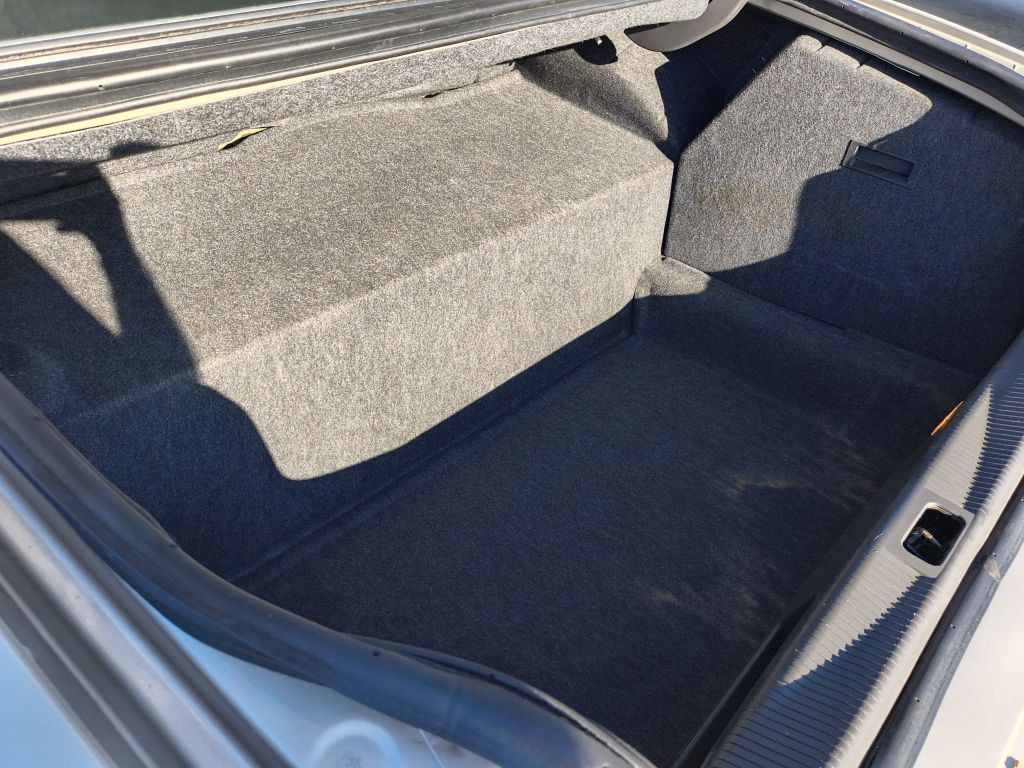 2005 Lincoln Town Car Image 24