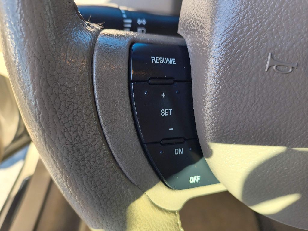 2005 Lincoln Town Car Image 15