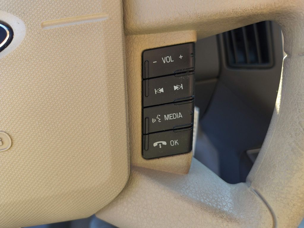 2010 Ford Edge Image 15