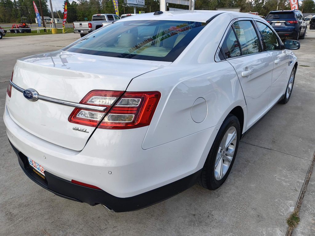 2015 Ford Taurus Image 5