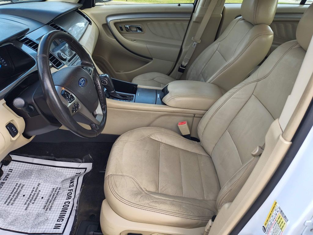 2015 Ford Taurus Image 11