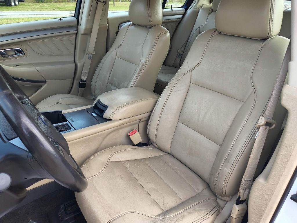 2015 Ford Taurus Image 13